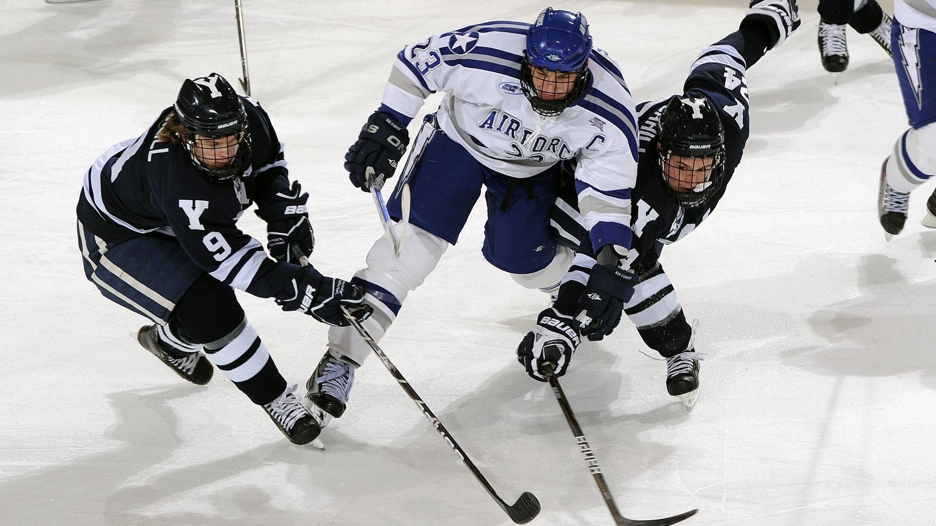 疑云密布！切尔西前锋雅克松现身慕尼黑，拜仁办公室阳台照引发重磅交易猜想