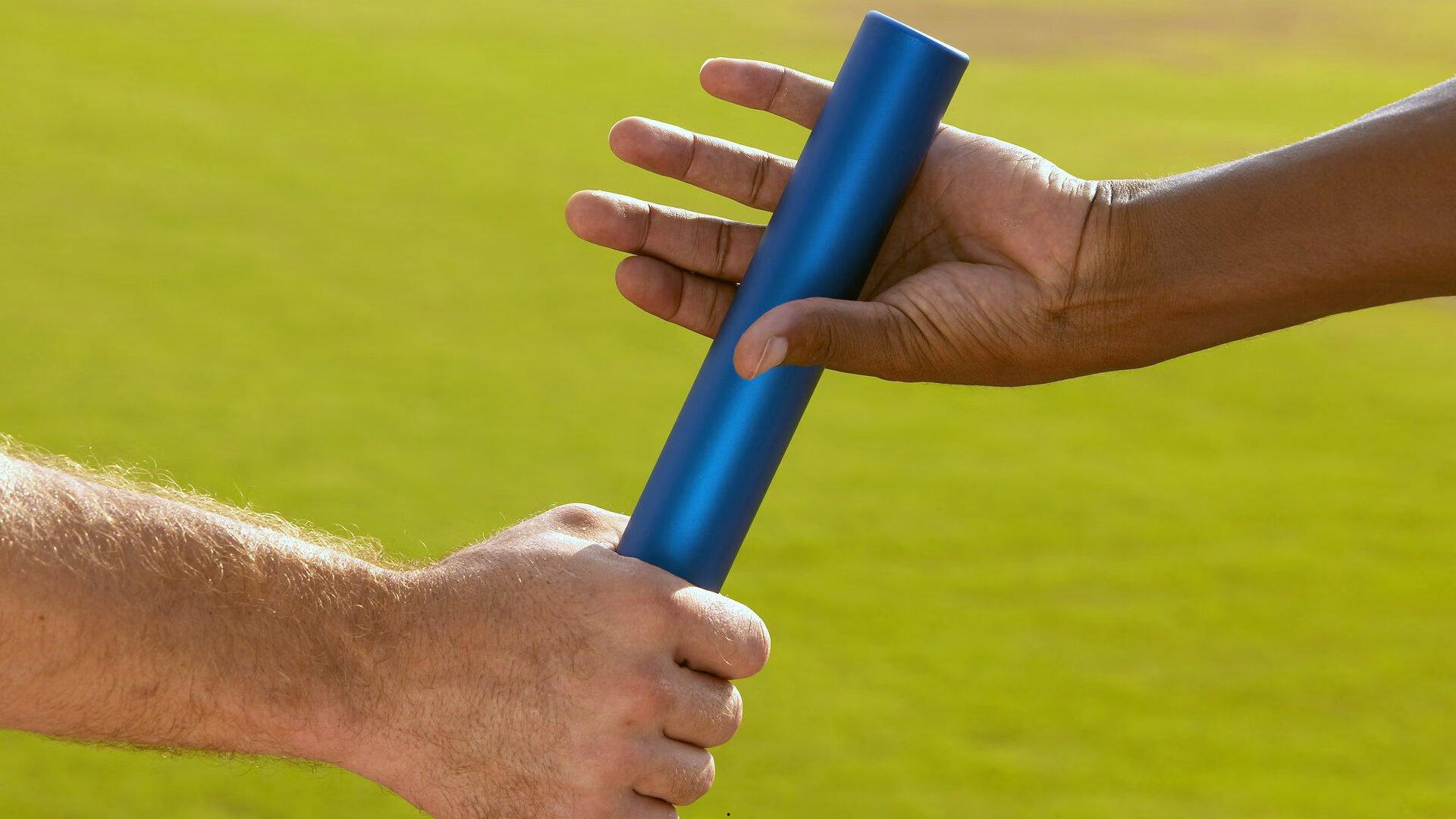 【爱游戏官网】枪手传奇闪耀世纪初,回顾亨利在2001至2003年间统治英超的经典时刻